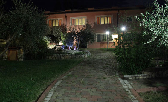 Viale della Conca degli Angeli di notte